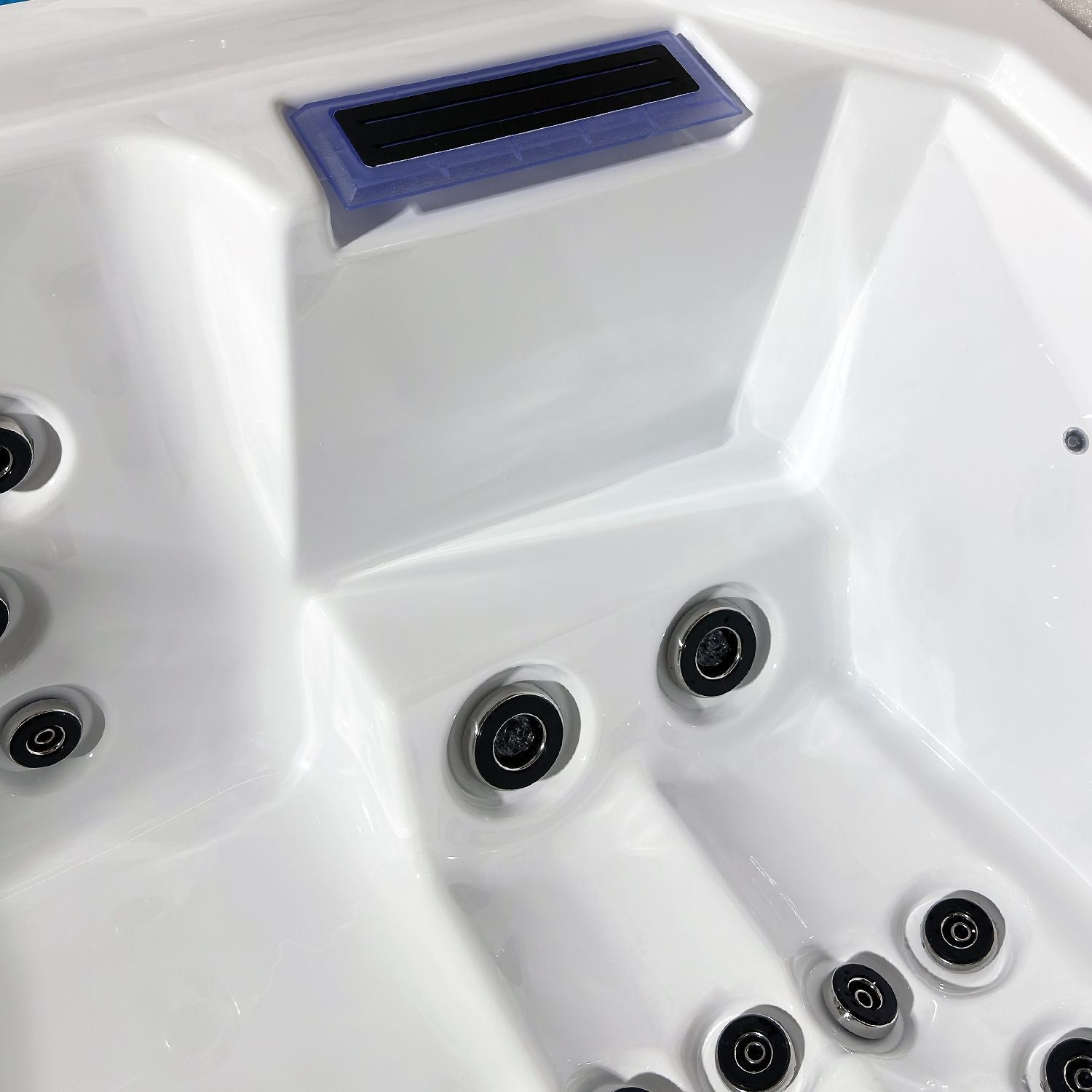 Wellis Wibe Moana Spa — 3-person 59-jet Outdoor — view 10