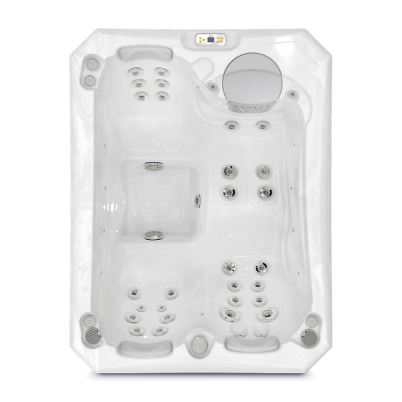 Wellis Manhattan Hot Tub — 3-person outdoor whirlpool