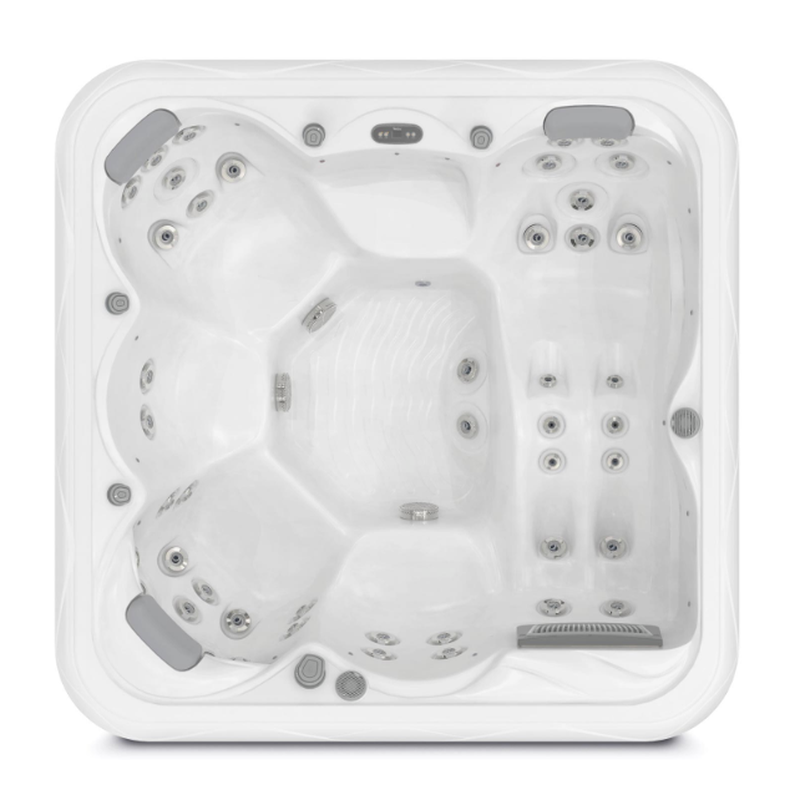 Wellis Venus Hot Tub — 6-person outdoor whirlpool