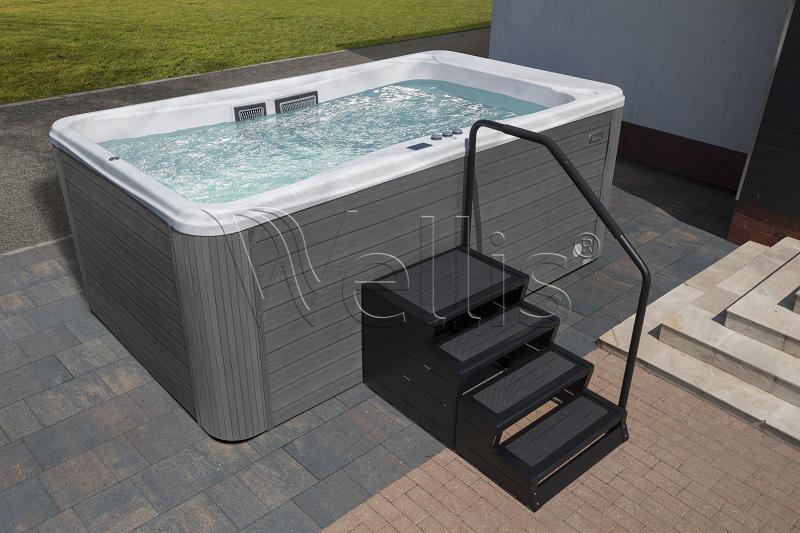 Swimspa step