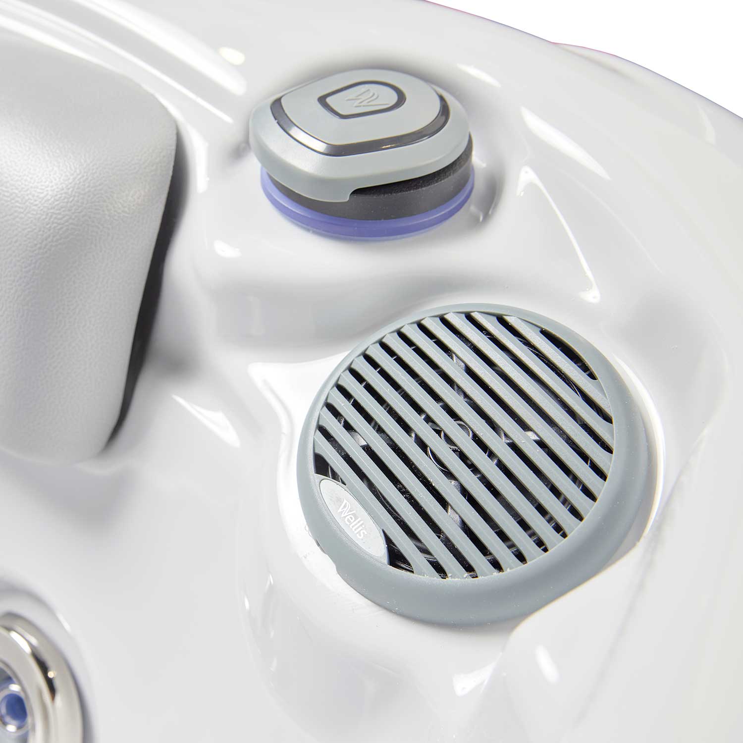 Wellis Pluto Hot Tub — 5-person Outdoor — view 5