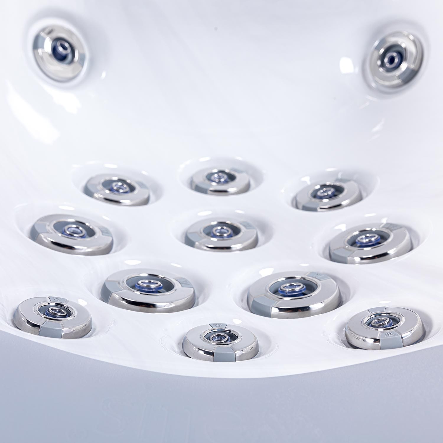 Wellis Lugano Life Hot Tub — 6-person Outdoor — view 9