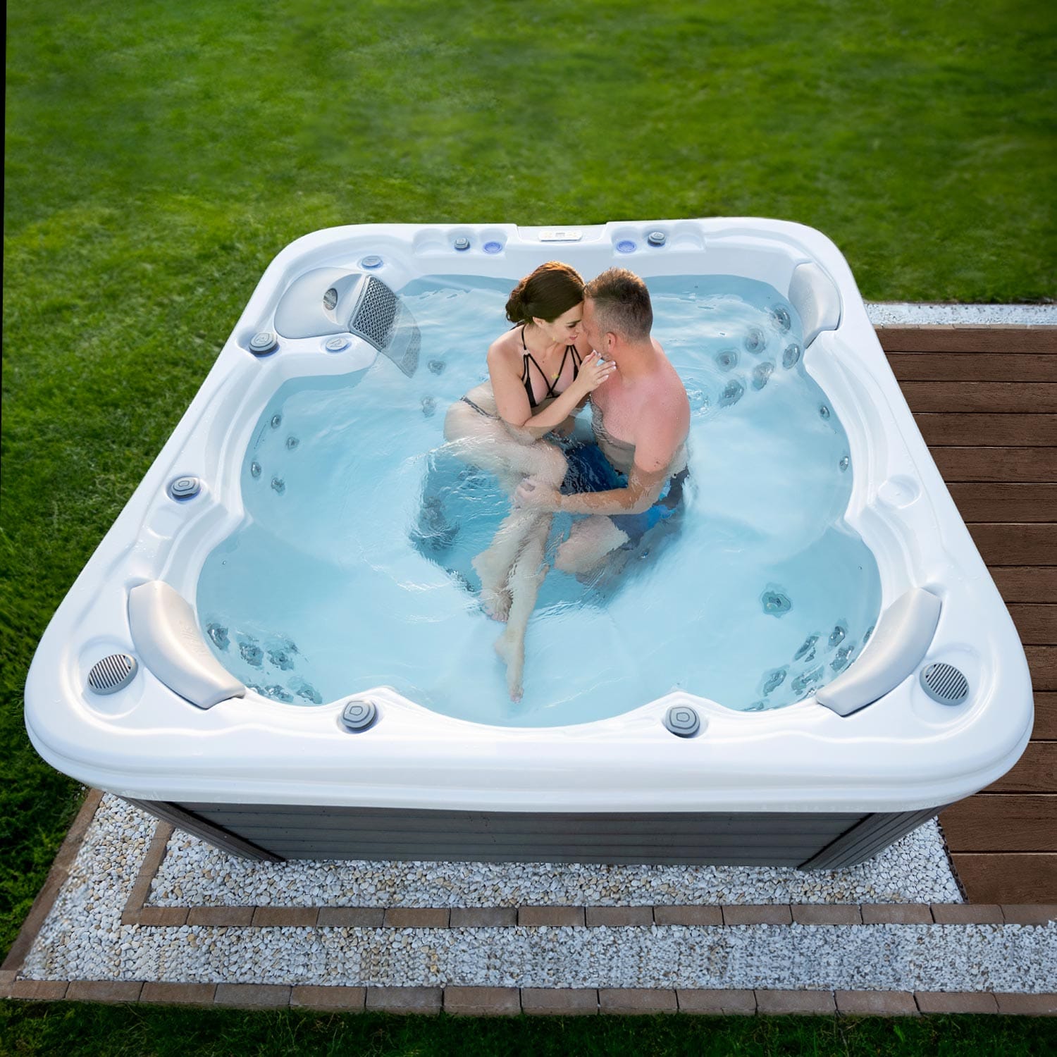 Wellis Lugano Life Hot Tub — 6-person Outdoor — view 8