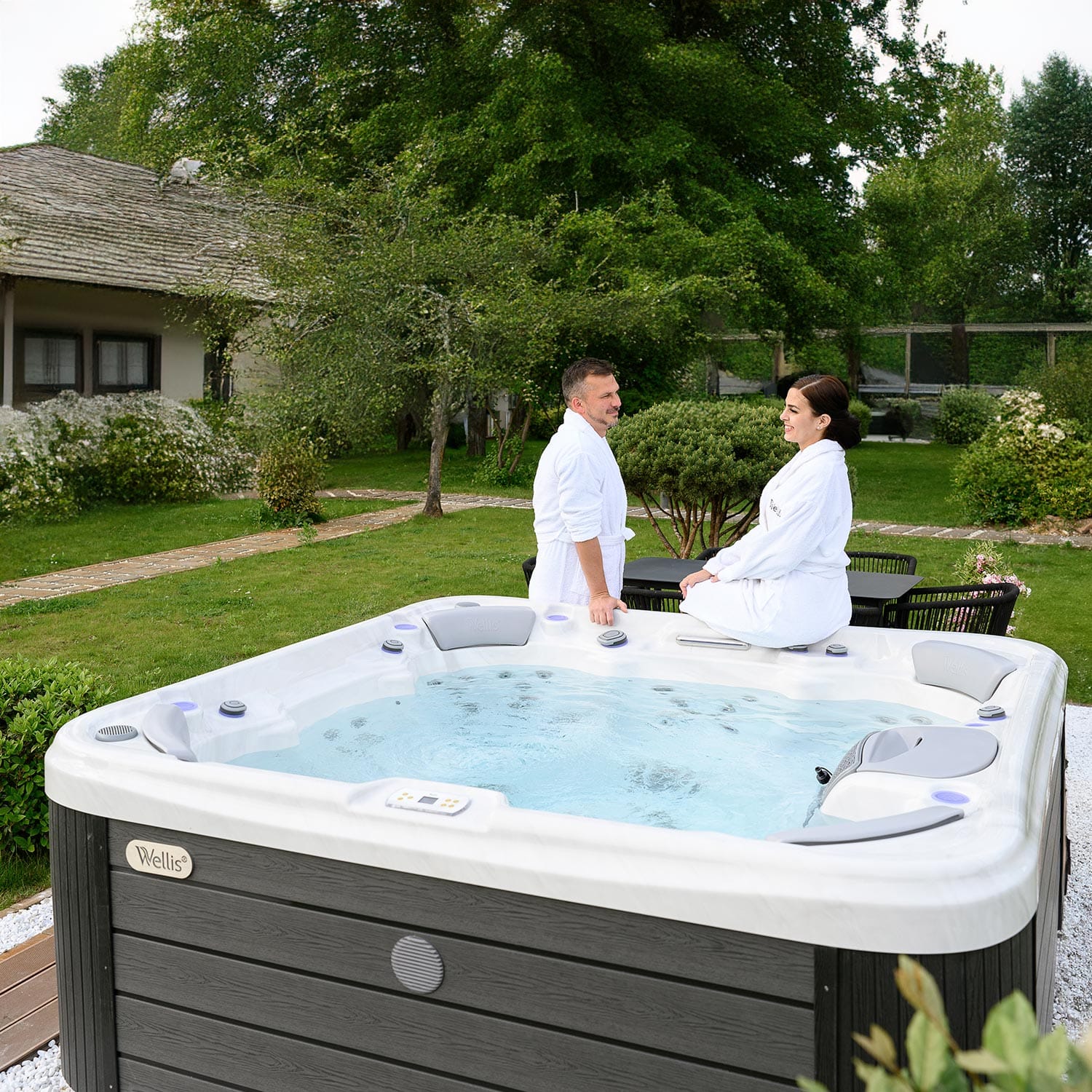 Wellis Vienna Life Hot Tub — 7-person Outdoor — view 7