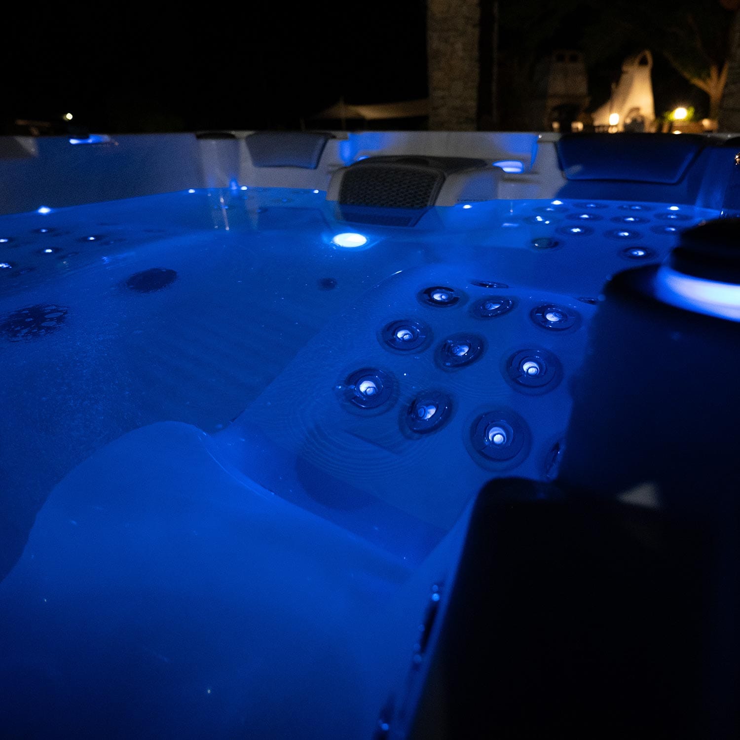 Wellis Olympus Life Hot Tub — 9-person Outdoor — view 12