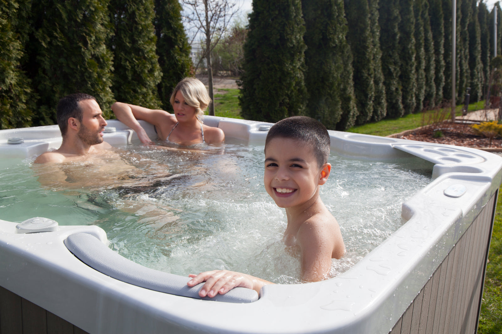 Wellis Malaga Hot Tub — 6-person outdoor whirlpool (view 2)