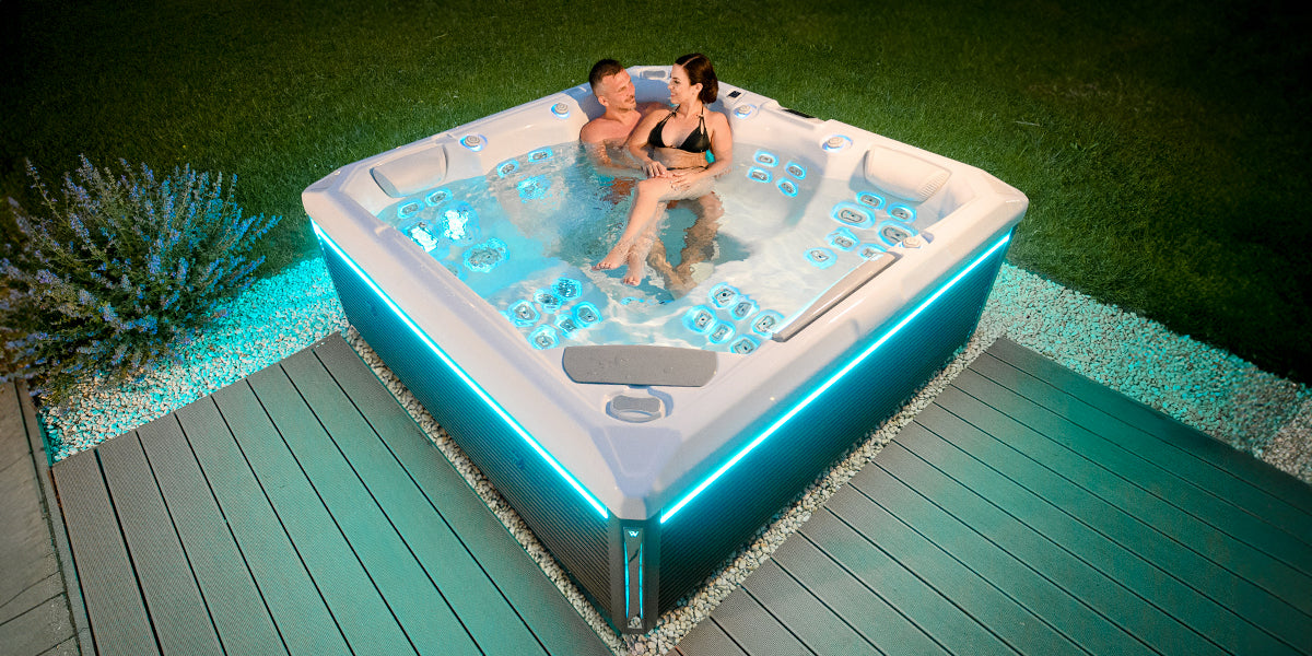 Wellis Makalu Hot Tub — 5-person outdoor whirlpool (view 2)
