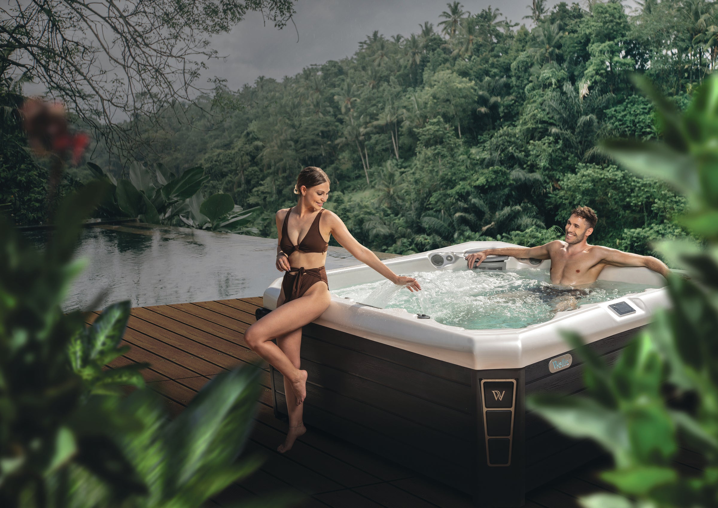 Wellis Palermo Hot Tub — 5-person outdoor whirlpool (view 3)