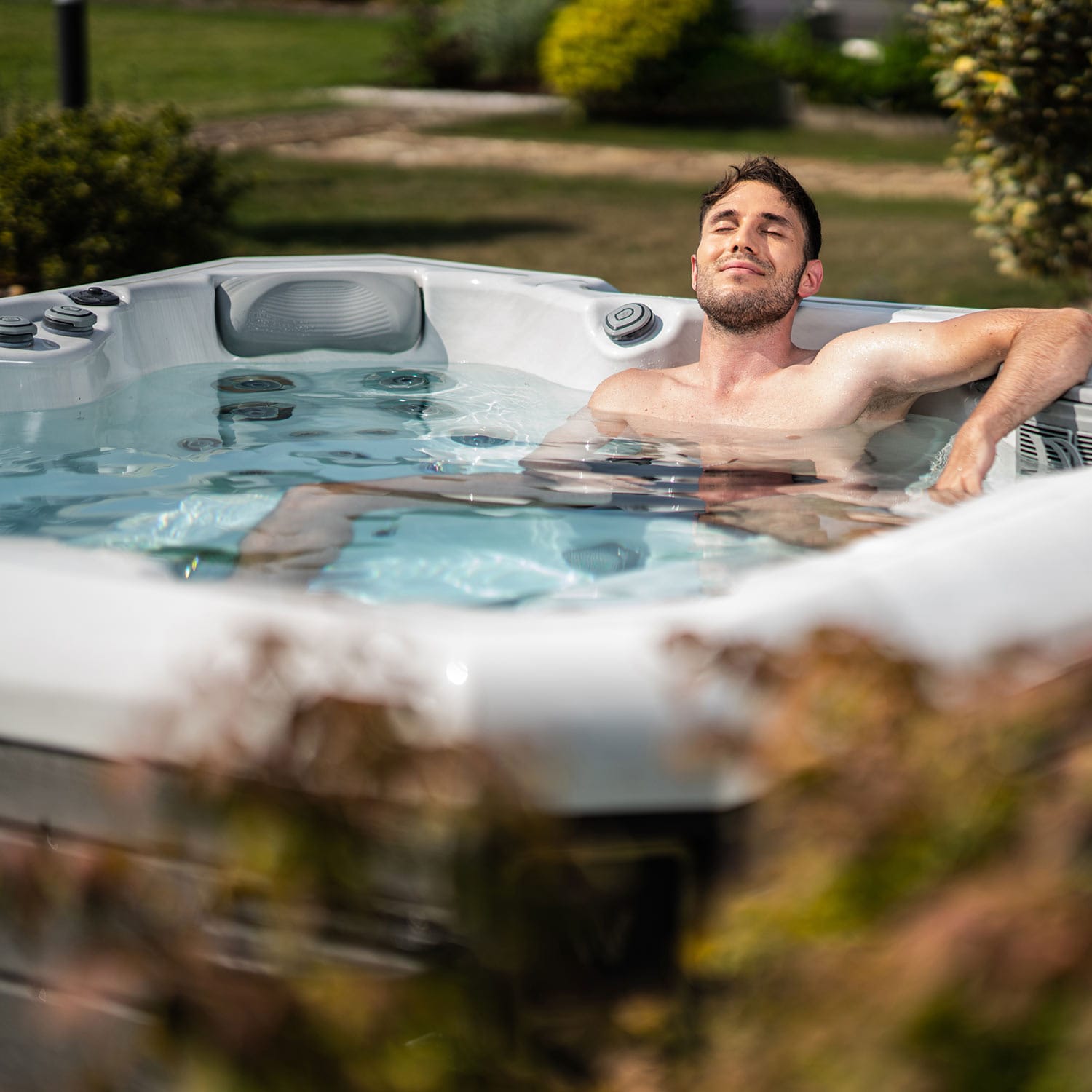 Wellis Malaga Life Hot Tub — 6-person Outdoor — view 5