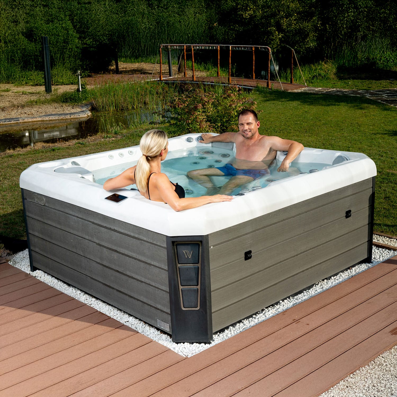 Wellis Malaga Life Hot Tub — 6-person Outdoor — view 6