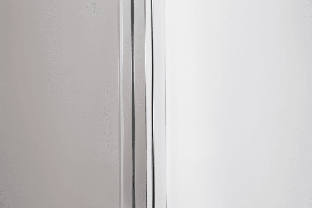 Wellis Scorpio hinged door shower room Duschkabine | TwoRelax